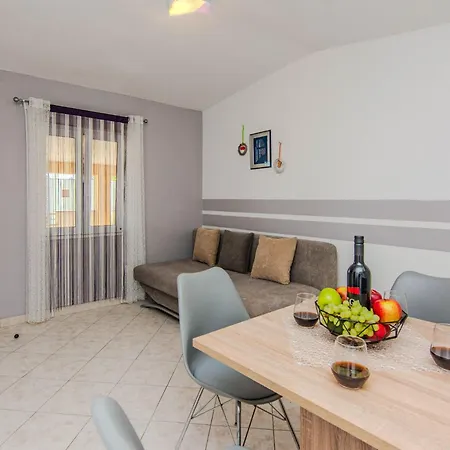 App Juracak Josip 4 By Interhome Apartman Nin