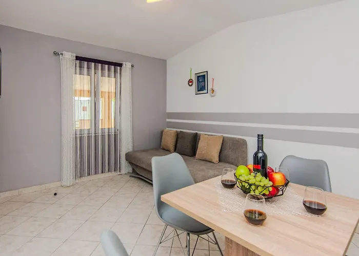 App Juracak Josip 4 By Interhome Apartman Nin