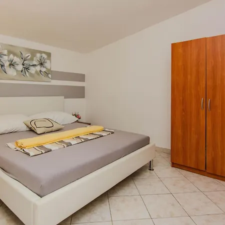 App Juracak Josip 4 By Interhome