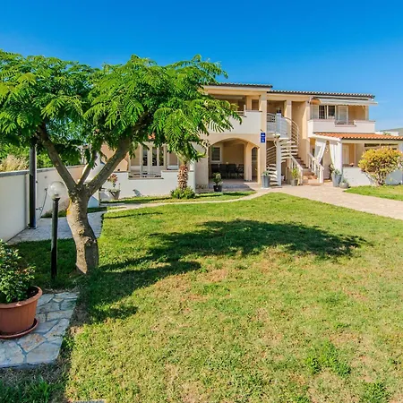 App Juracak Josip 4 By Interhome Nin